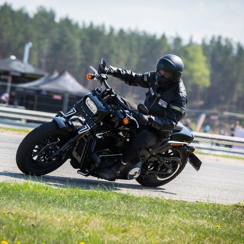 853x853, 98 Kb / Мотоцикл, fatbob 114,  harley-davidson