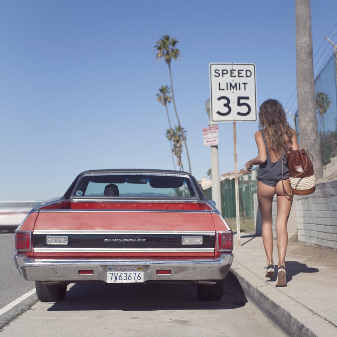 1080x1080, 90 Kb / доога, машина, пальма, сумка, майка, шевроле, рюкзак