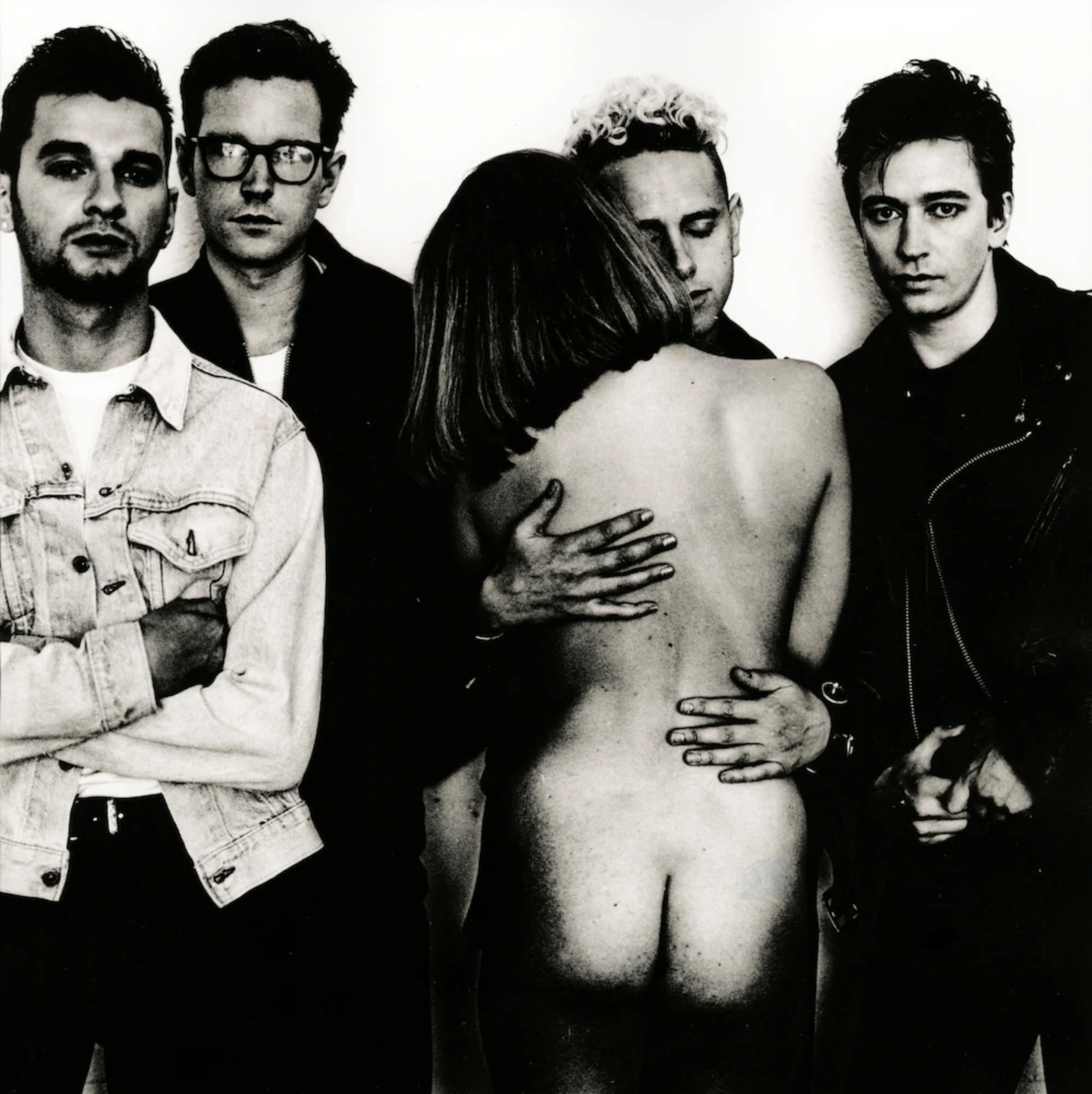 1998x2002, 461 Kb / depeche mode, депеш мод, ч/б, матрин гор, дэвид гэхан, голая, сзади