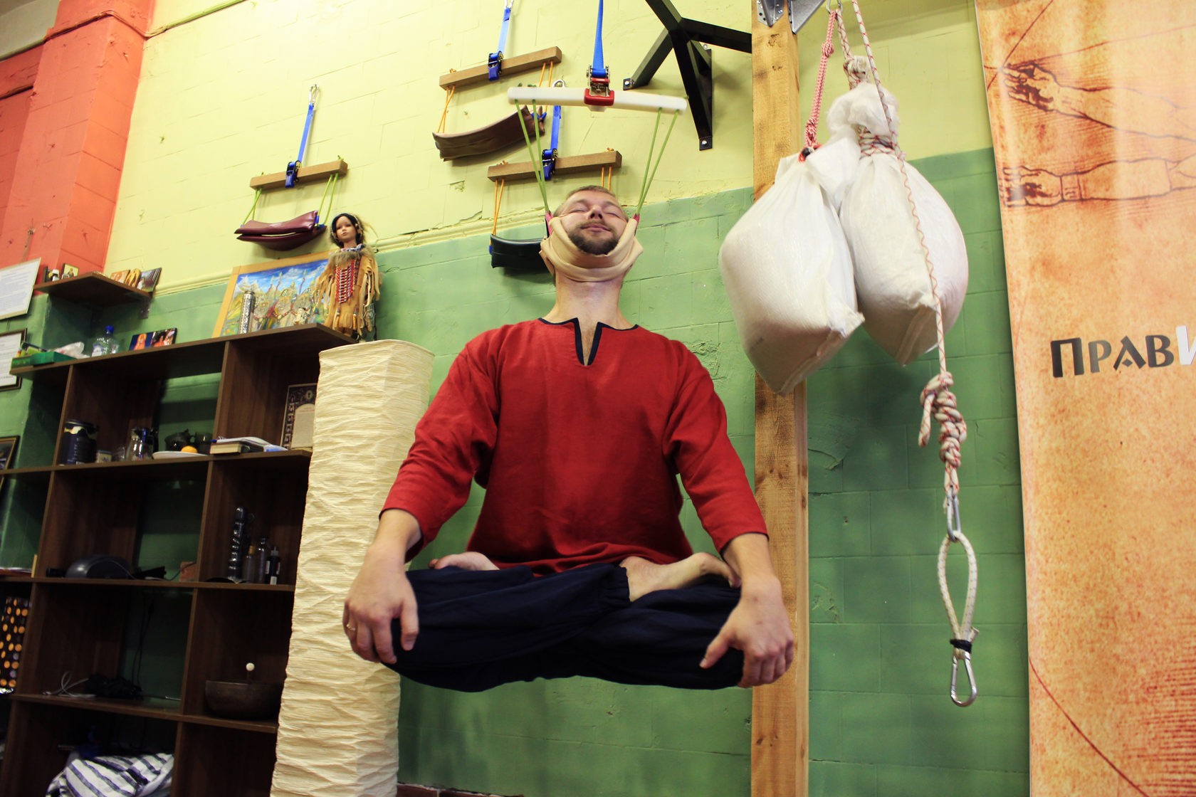 1680x1120, 325 Kb / йога, бдсм, растяжка, подвешивание
