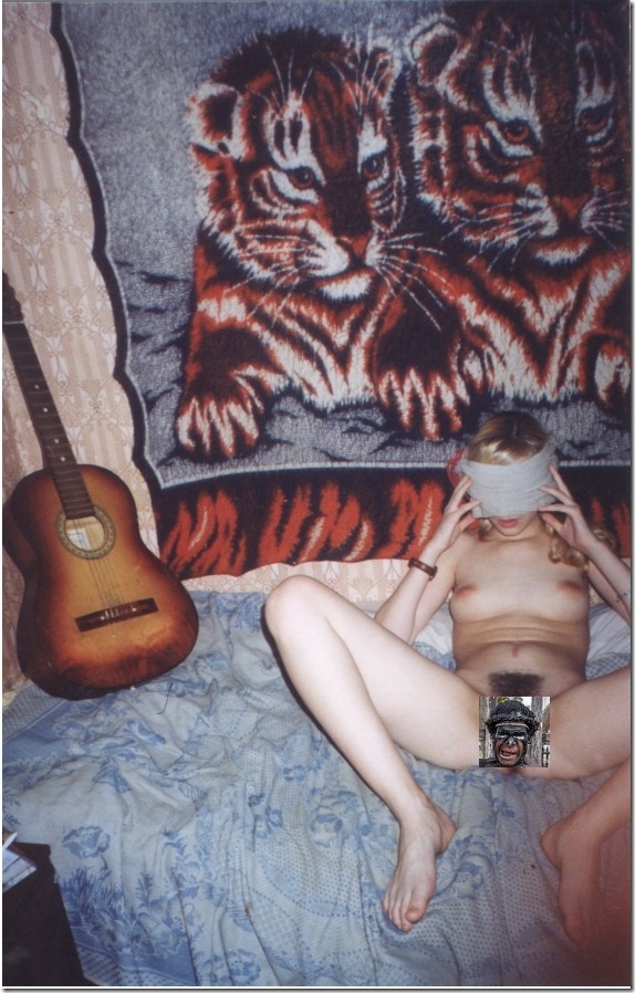 574x898, 180 Kb / девка, пизда, повязка, гитара, ковёр, тигрята