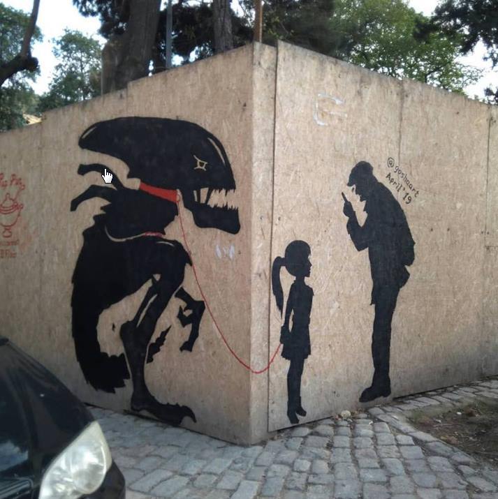 713x715, 73 Kb / стена, граффити, чужой, поводок, ошейник, угол, на прогулке