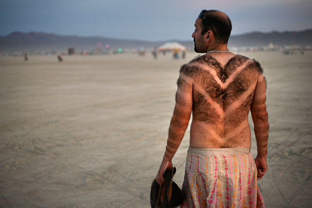 1024x683, 126 Kb / мужик, тёплый, спина, волосы, рисунок