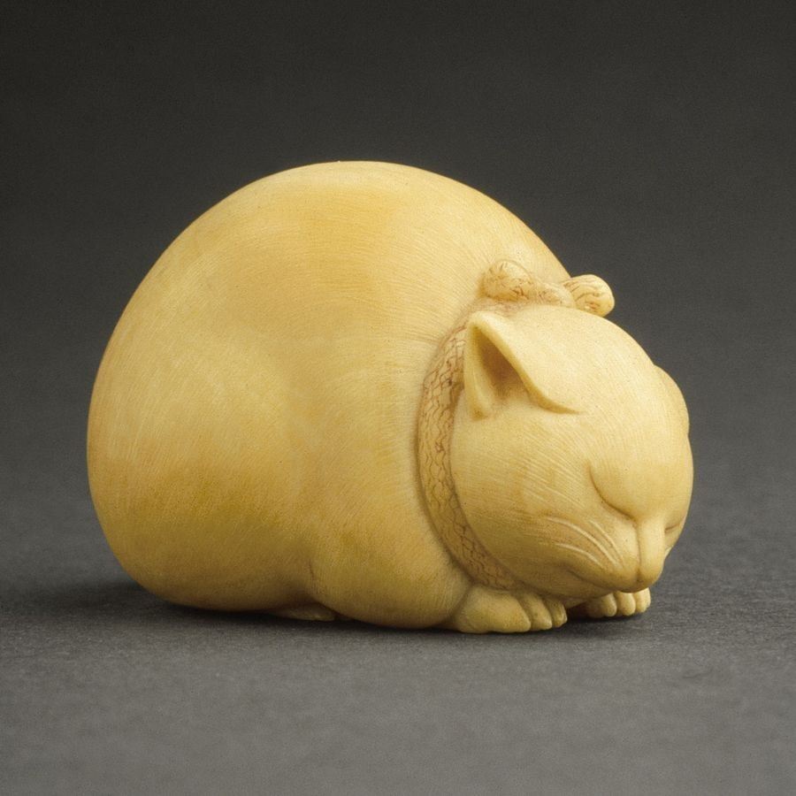 900x900, 75 Kb / нэцке, Спящая Кошка, слоновая кости, Япония, 19 век