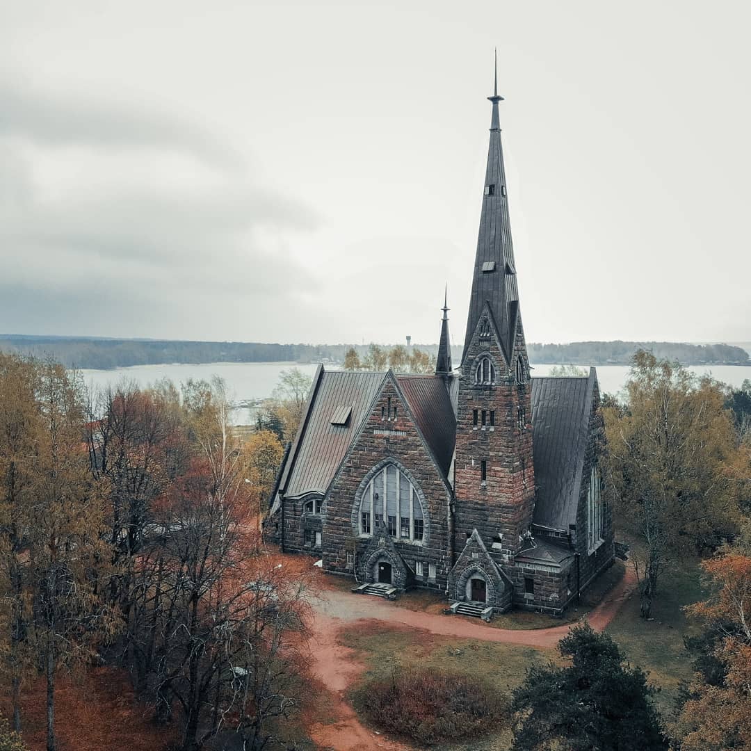 1080x1080, 130 Kb / кирха, церковь, костел, озеро, приморск