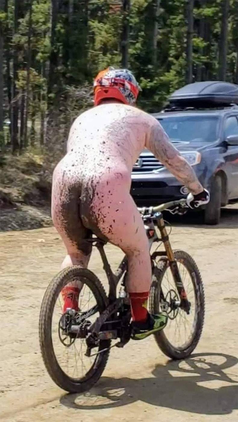 790x1400, 134 Kb / велосипедист, грязь