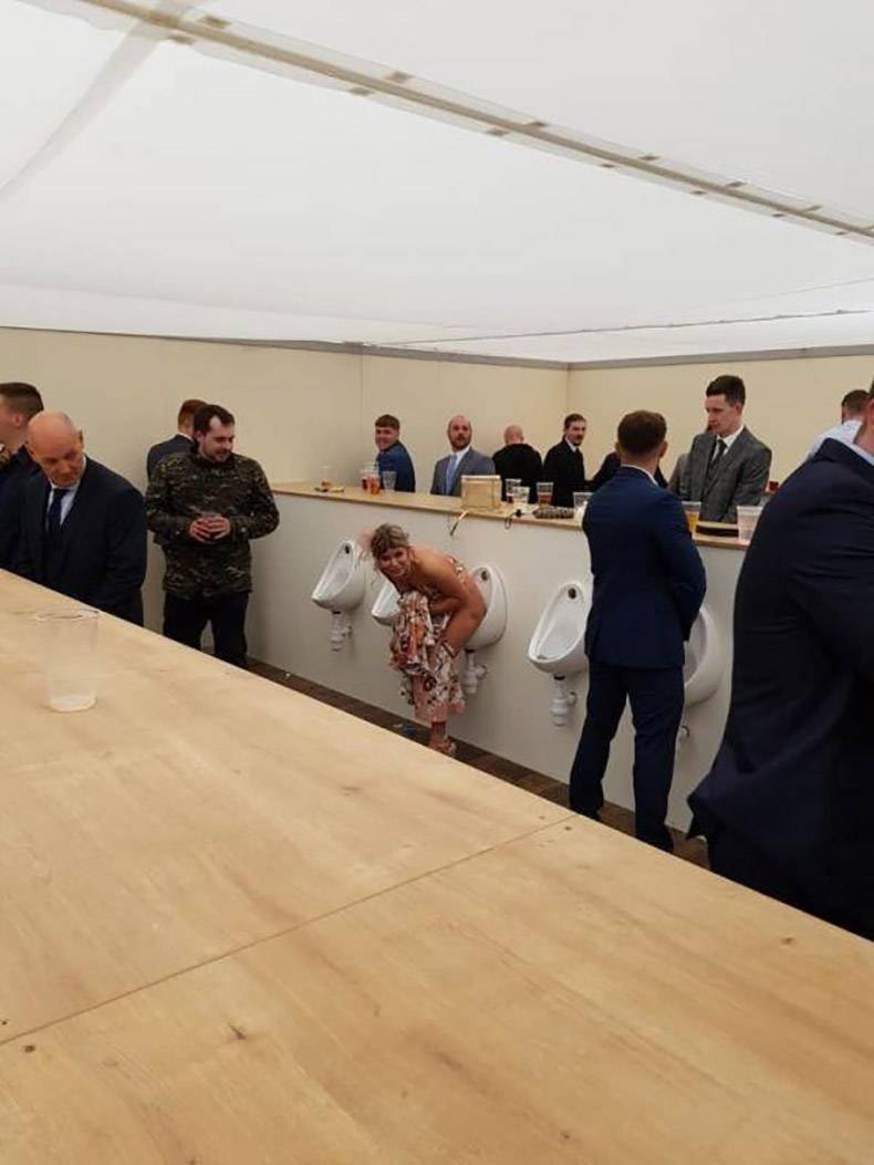 790x1053, 54 Kb / туалет, писуар, писающие