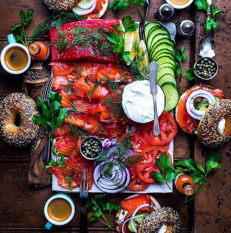 750x756, 252 Kb / жратва, помидоры, бутылка, красное, вкусное