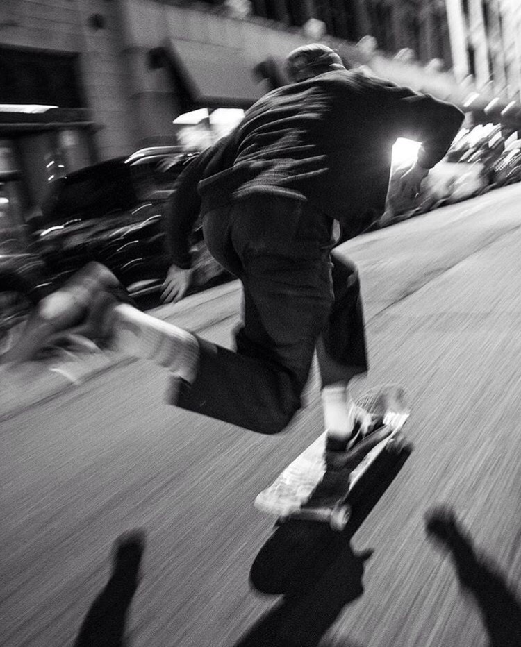 750x932, 183 Kb / скейтборд, ч/б, скорость