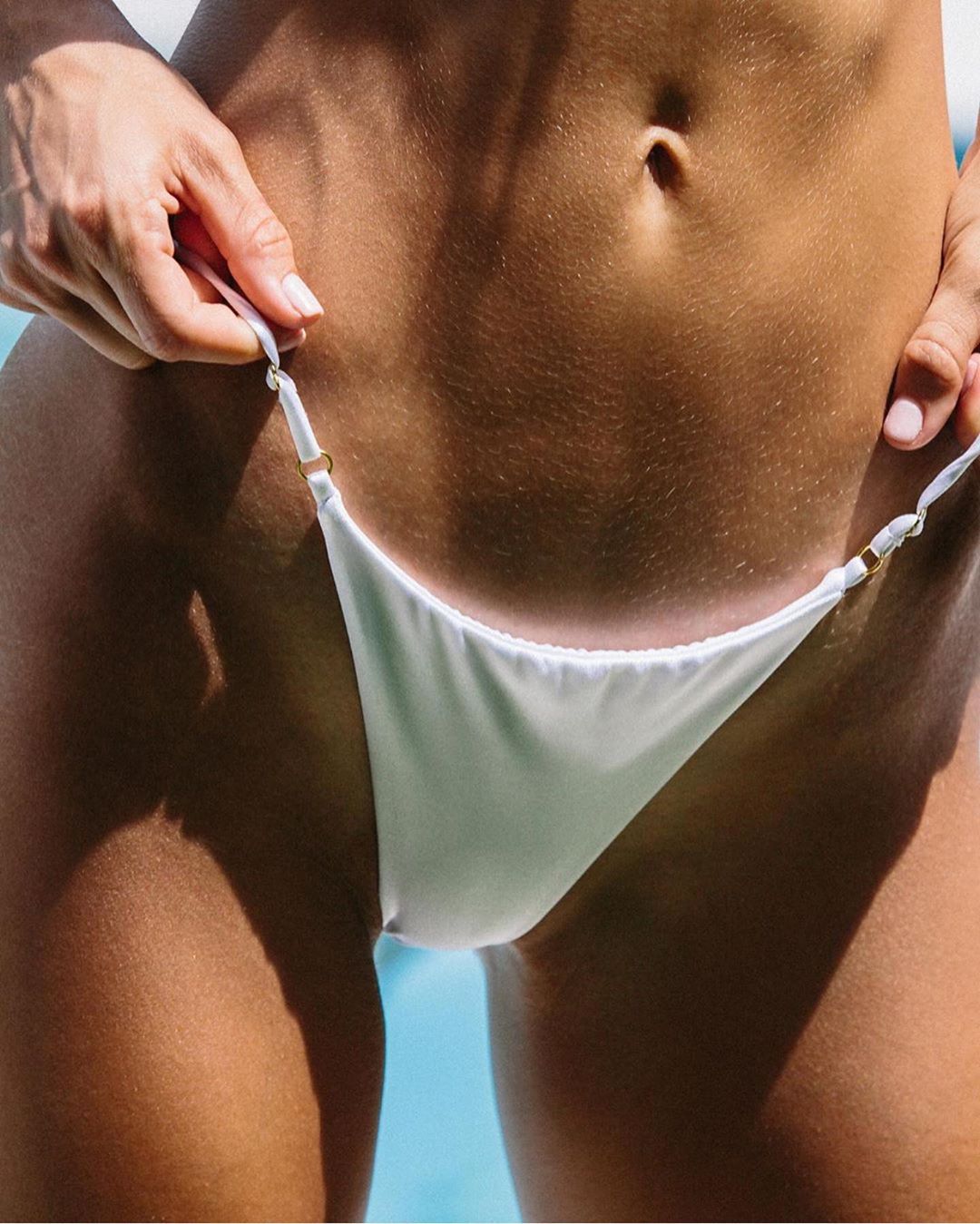 1080x1349, 199 Kb / купальник, плавки, стринги, кольцо, живот, пупок