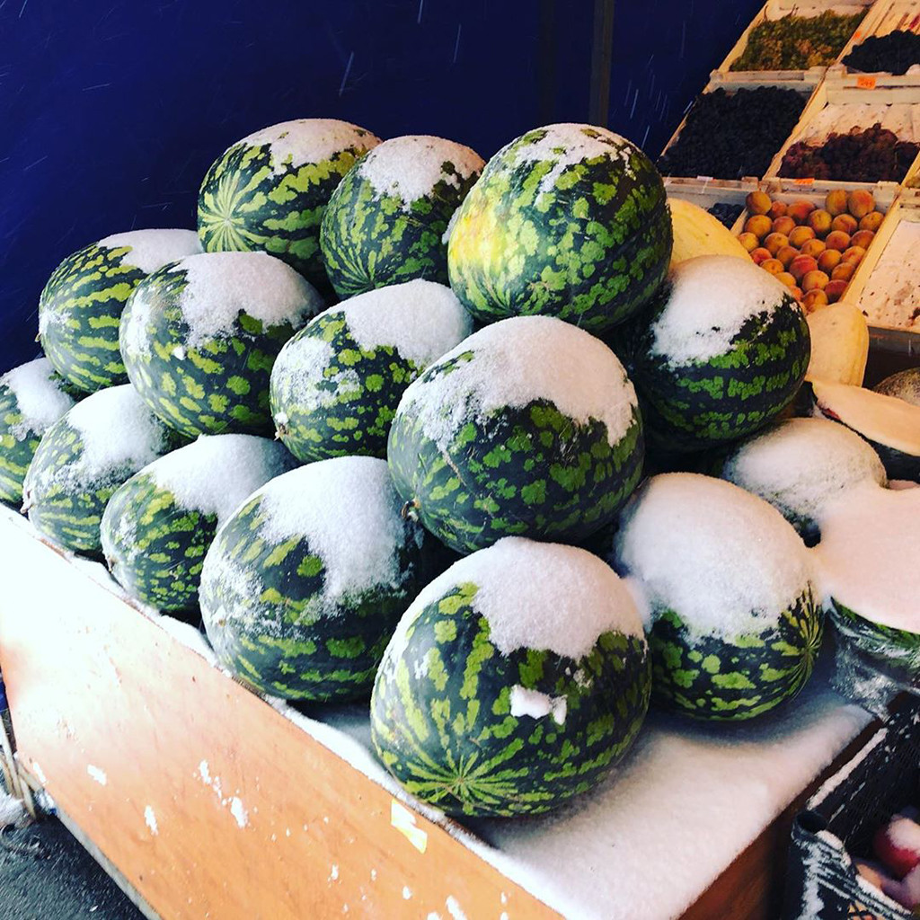 1024x1024, 359 Kb / арбузы, снег, прилавок