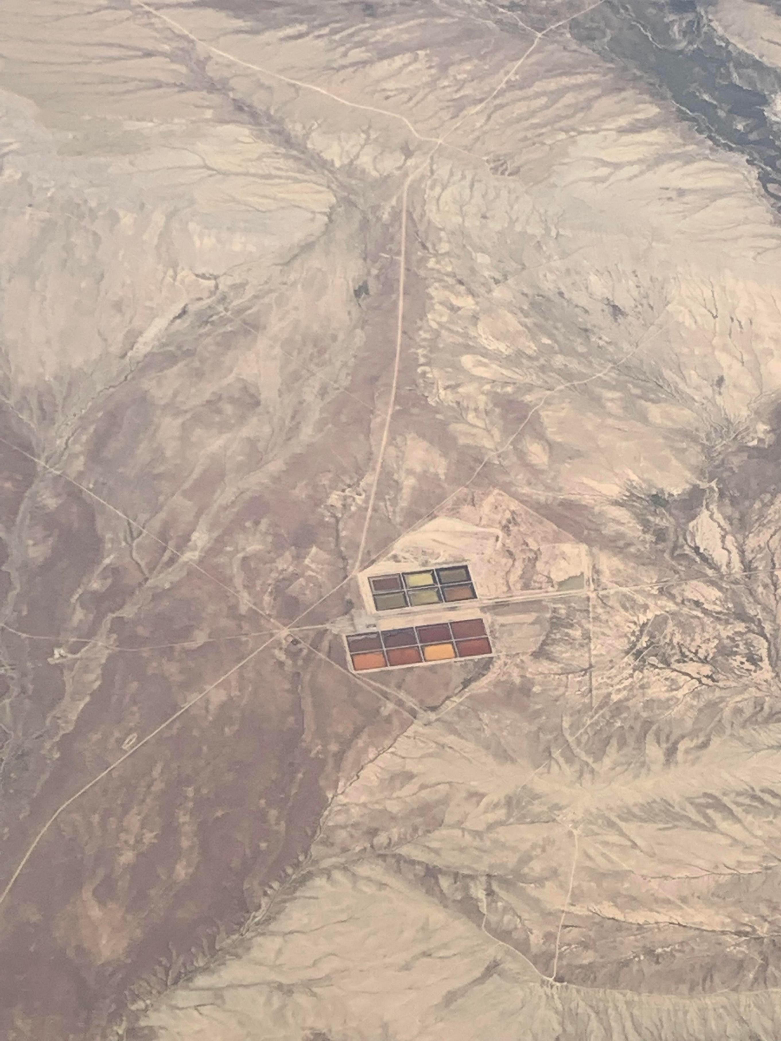 2722x3629, 632 Kb / Лас-Вегас, минеральная шахта, месторождение лития, литий, прямоугольники, пустыня, краски, акварель