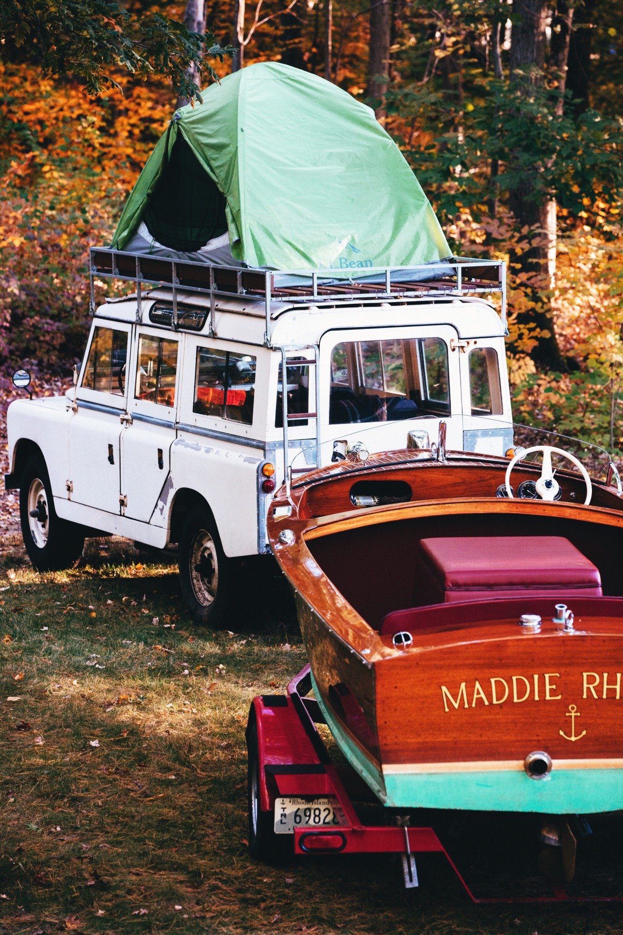 1280x1919, 637 Kb / автомобиль, внедорожник, прицеп, лодка, палатка, ленд ровер дефендер