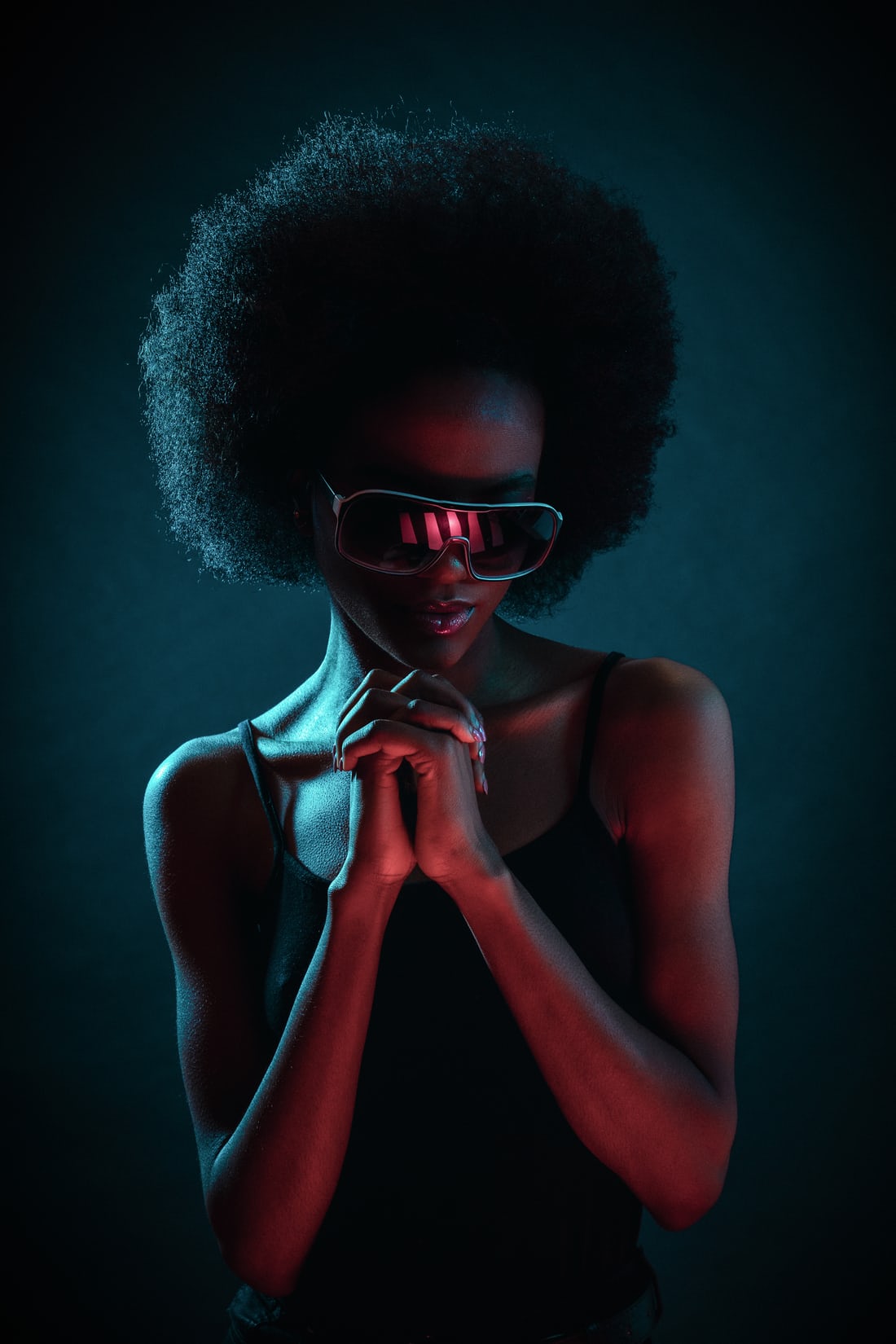 1100x1650, 124 Kb / афро, очки, майка, негр, кудряшки, шар