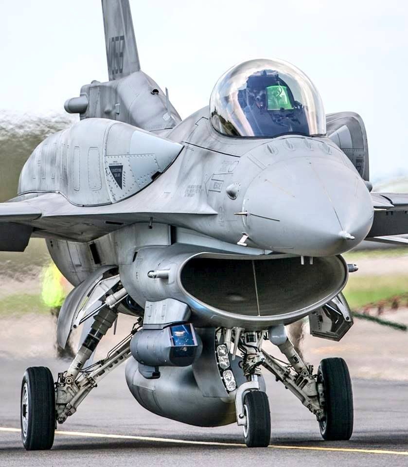 839x960, 89 Kb / самолёт, истребитель, f-16, сша