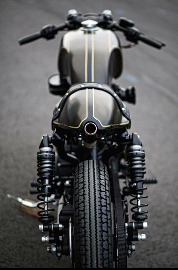 720x1089, 120 Kb / мотоцикл, сзади, cafe racer, ремень