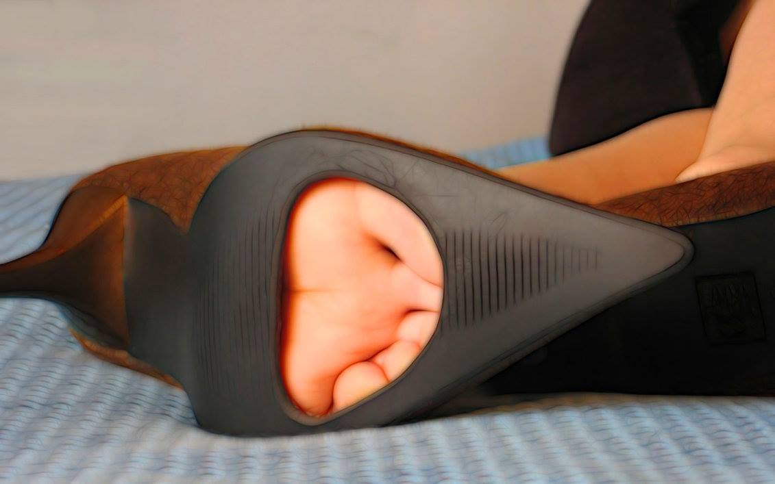 1131x707, 54 Kb / нога, туфли, каблук, вырез