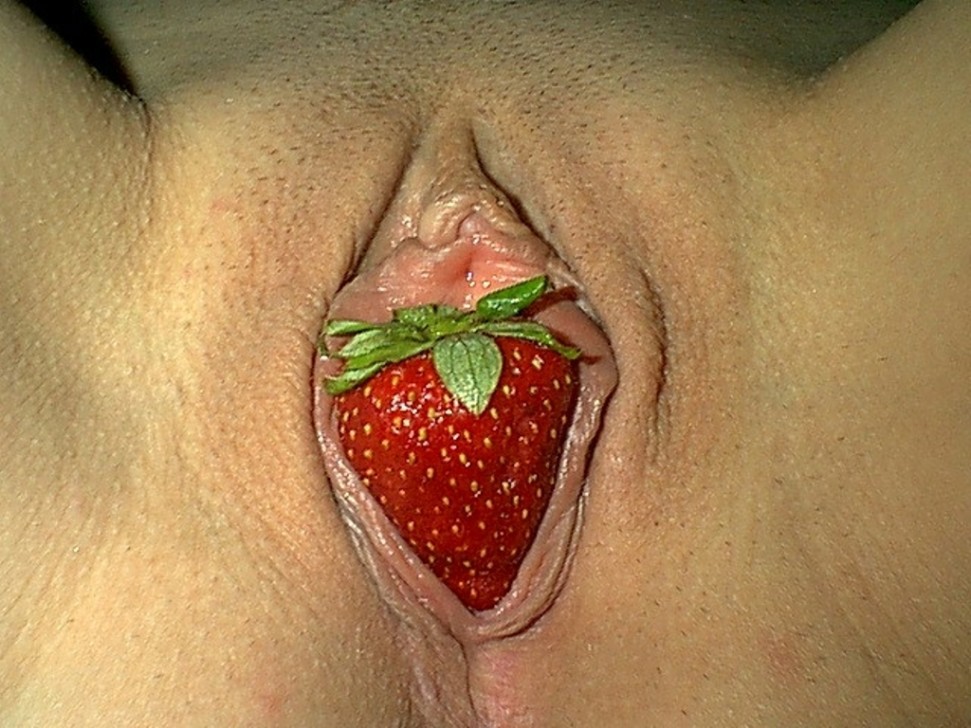 971x728, 168 Kb / клубника, земляника, вагина