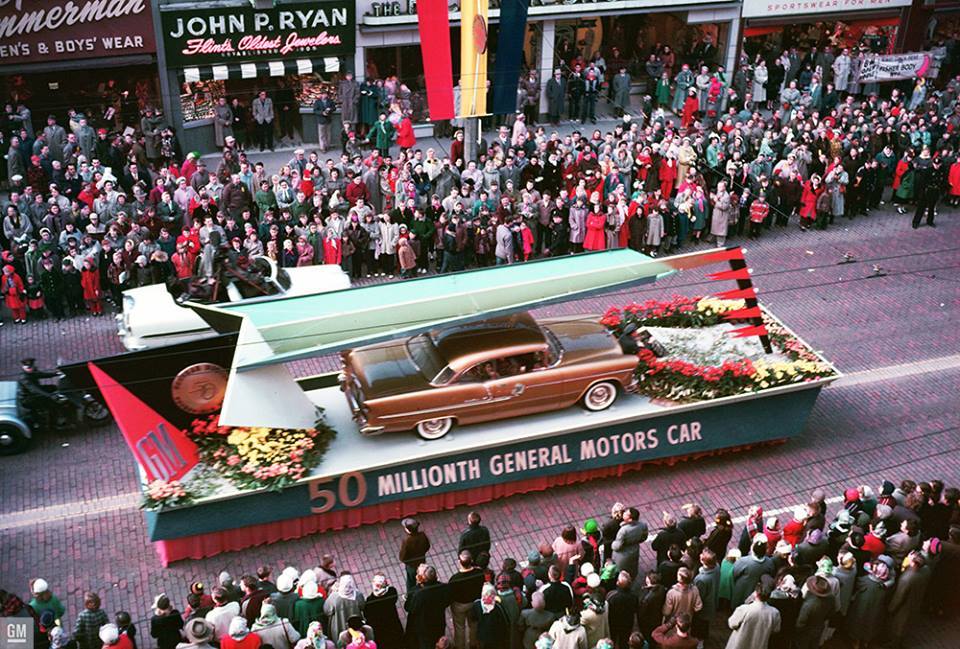 960x649, 149 Kb / автомобиль, парад, США, Дженерал моторс, General Motors, Мичиган