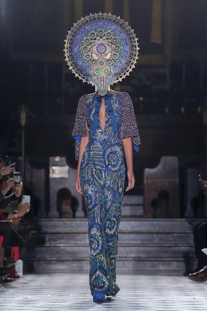 720x1080, 152 Kb / подиум, костюм