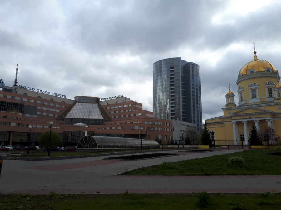 900x674, 98 Kb / отель, гостиница, бизнес-центр, храм, церковь