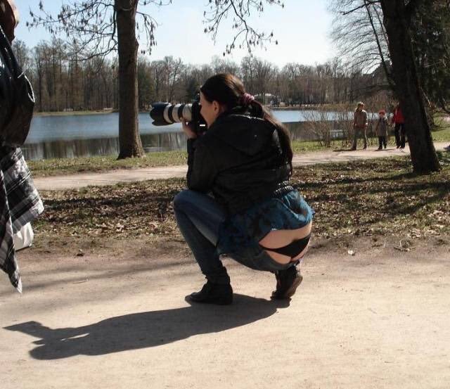 640x553, 73 Kb / фотожоп, фотограф, объектив, фотоаппарат, съемка, трусы, джинсы, присела,