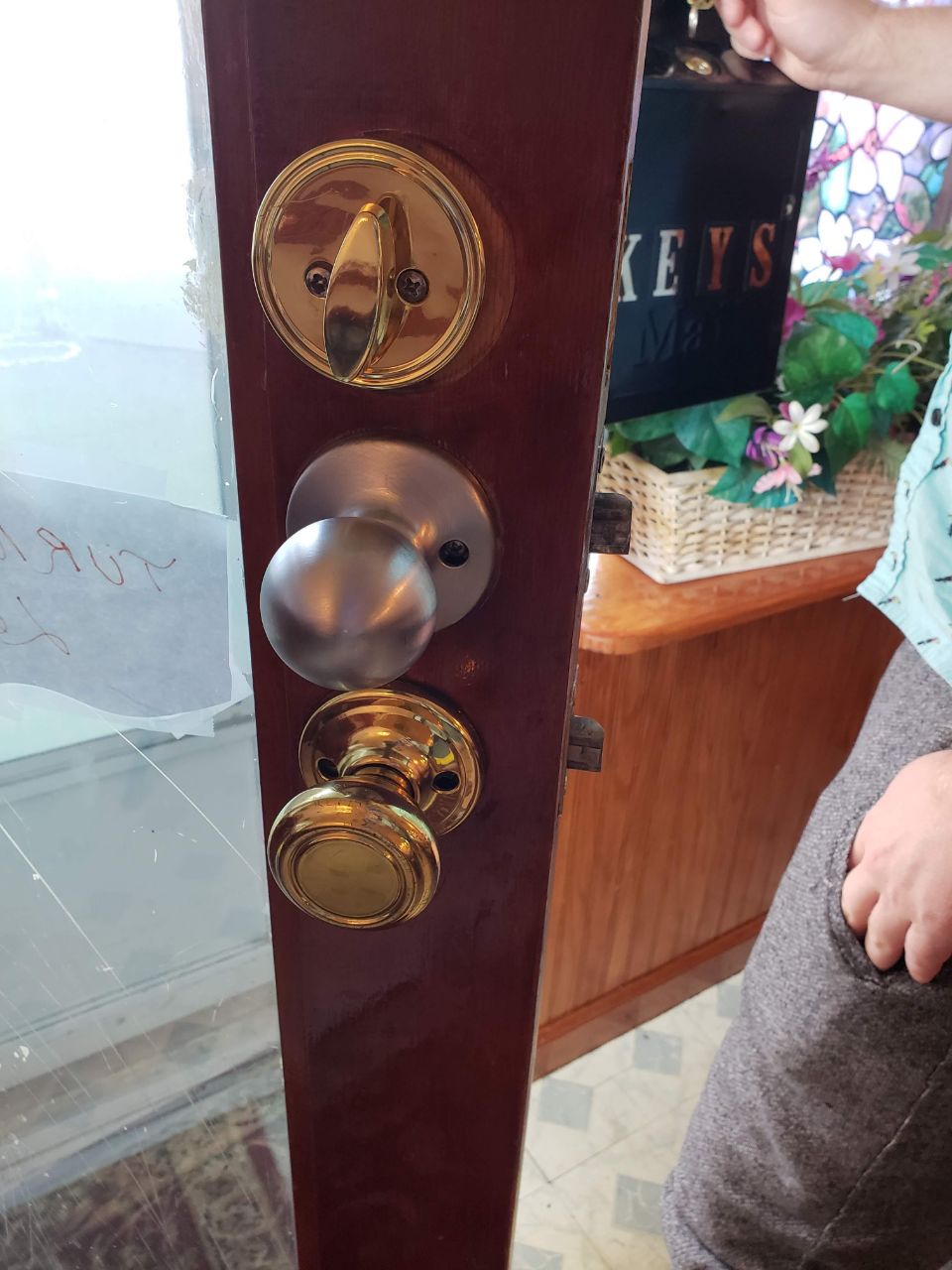 960x1280, 131 Kb / Дверь, ручка, ручка, замок