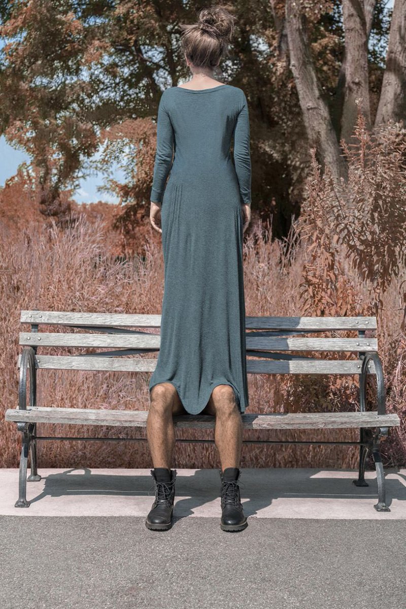 800x1200, 245 Kb / платье, ботинки, лавочка, скамейка