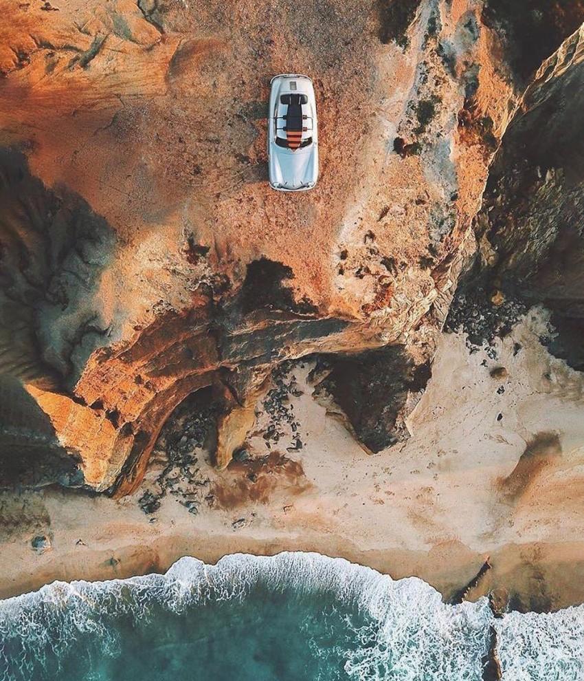 850x990, 194 Kb / автомобиль, доска, обрыв, скалы, берег, море, серфинг