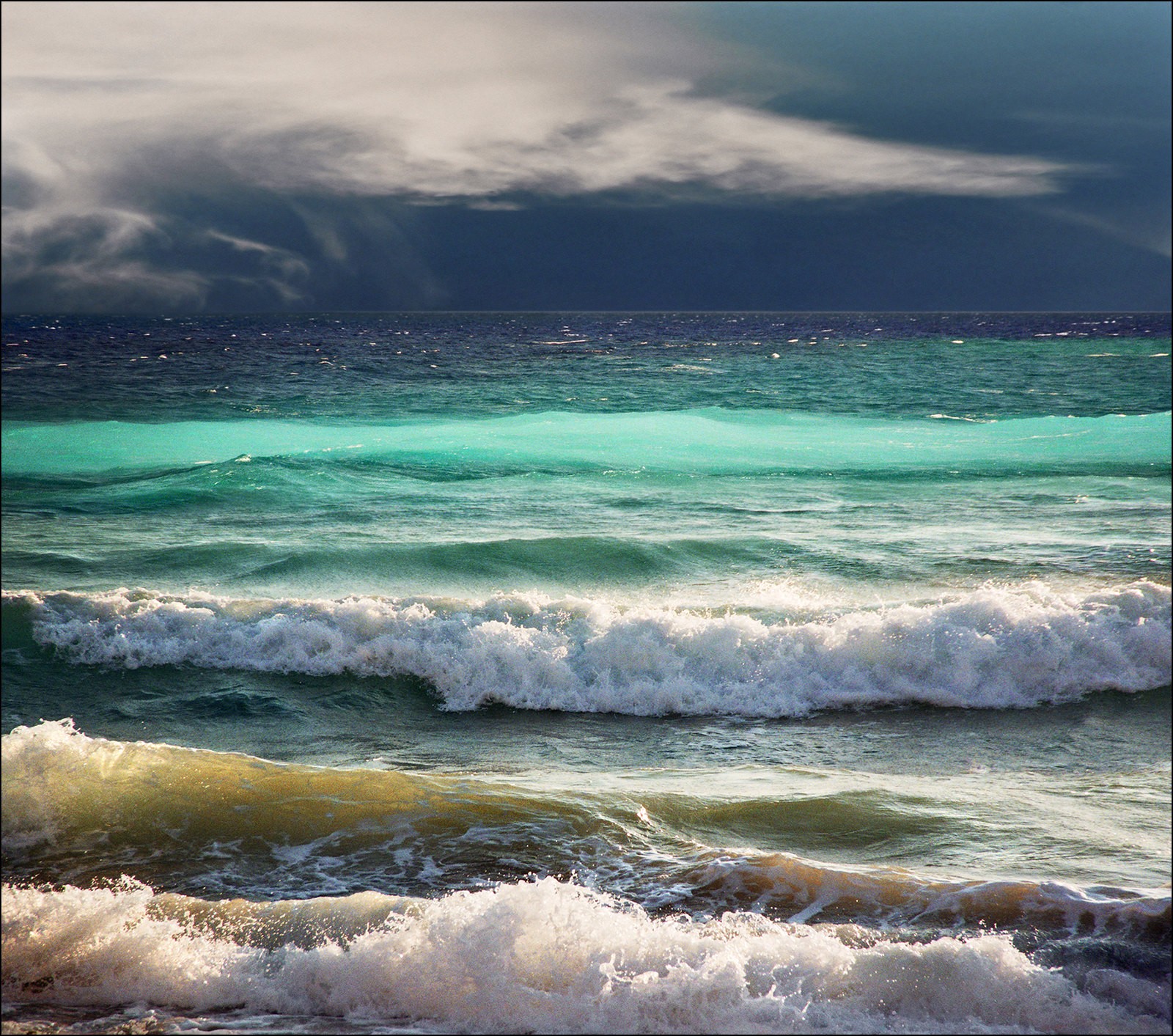 1600x1413, 634 Kb / Вода, волны, тучи, море, океан