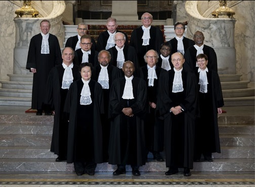 503x369, 66 Kb / суд, гаага, красавчики