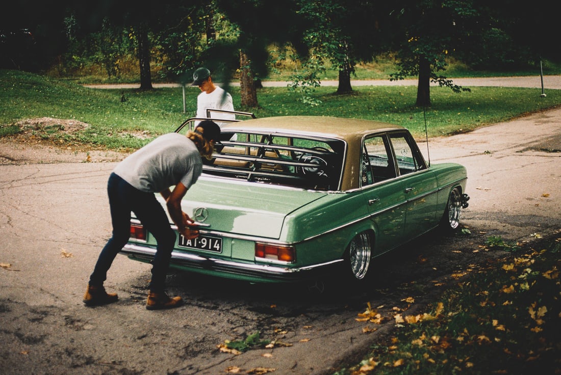 1100x736, 169 Kb / автомобиль, мерседес, кепка