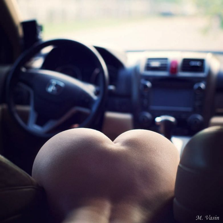 782x782, 50 Kb / попа, за рулем, автомобиль