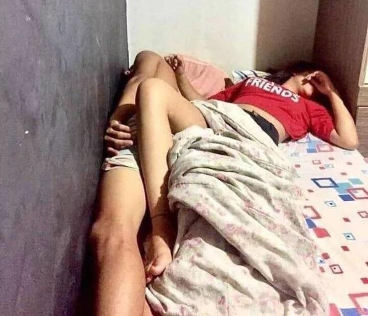 739x636, 61 Kb / подвинься, сон, кровать, пара, стена, майка, шорты