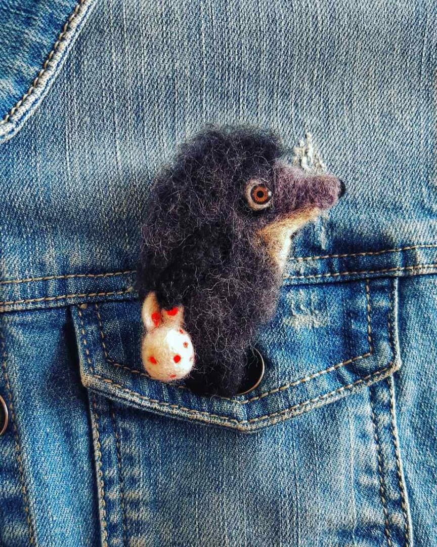 864x1080, 312 Kb / брошь, ёж