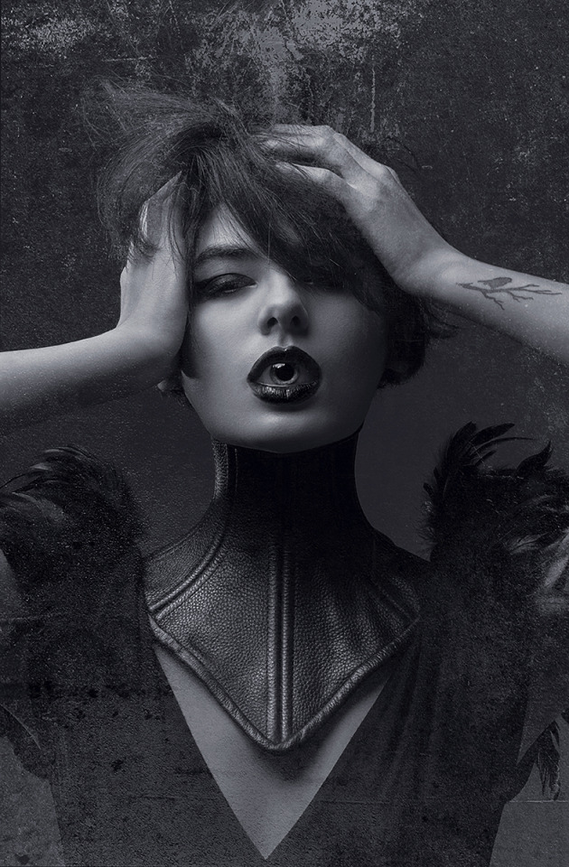 630x960, 216 Kb / девка, ч/б, глаз, тату, птичка