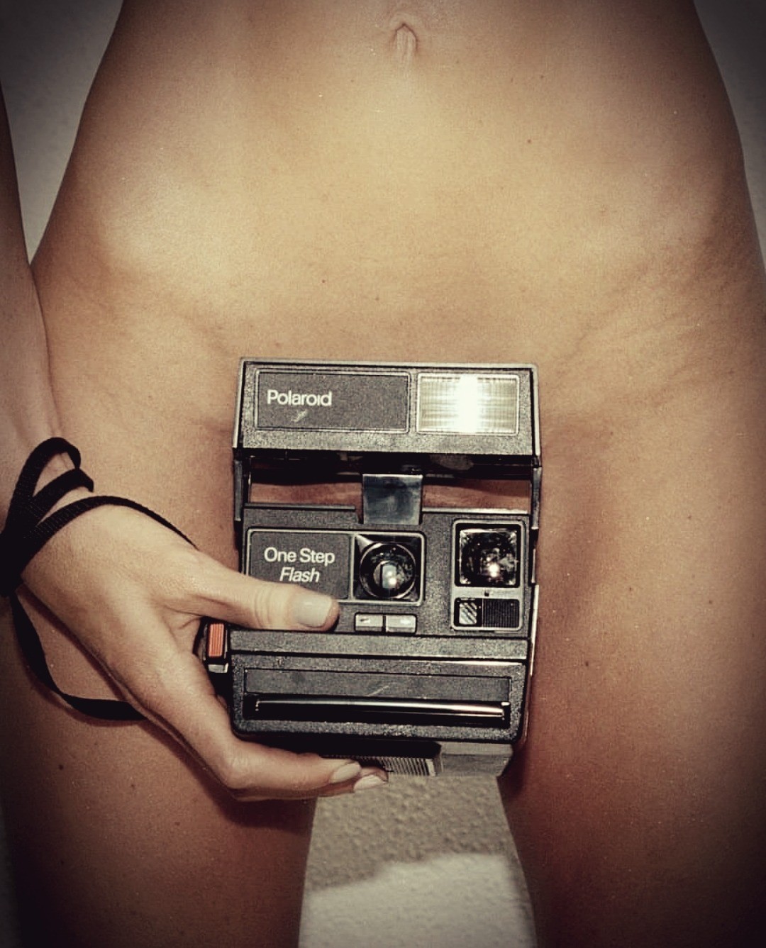 1080x1337, 266 Kb / фотоаппарат, поляроид, Polaroid, полароид