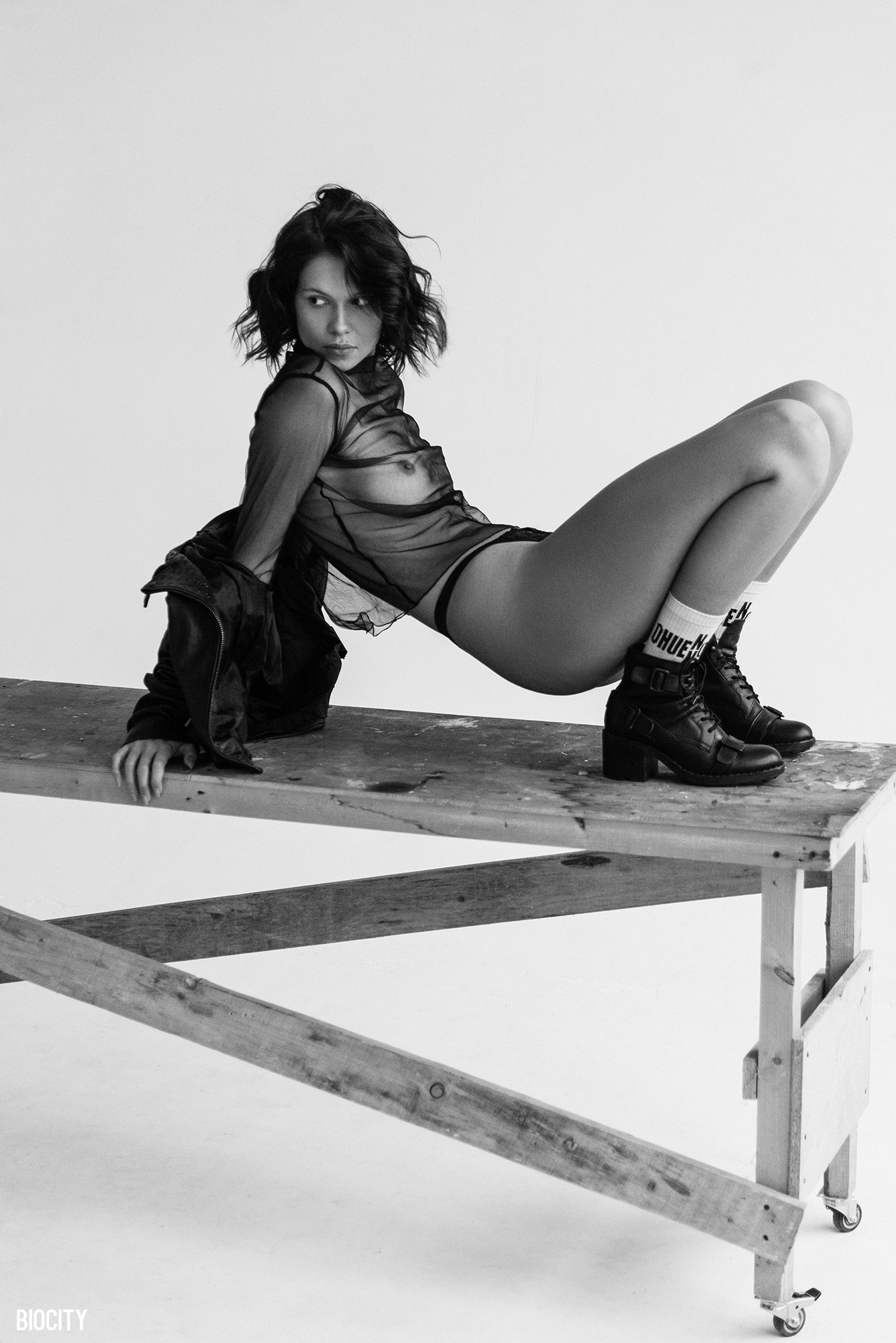 1335x2000, 619 Kb / ботинки, брюнетка, Надежда, BIOCITY2