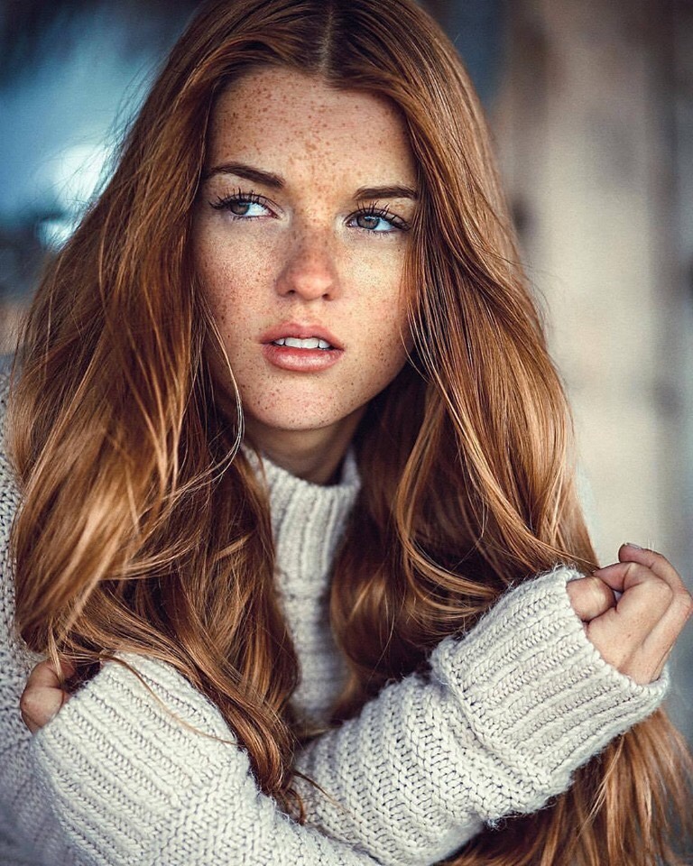 768x960, 250 Kb / рыжая, веснушки, свитер, кофта