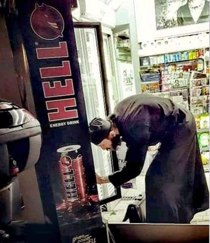 703x814, 74 Kb / Священник, hell, напиток