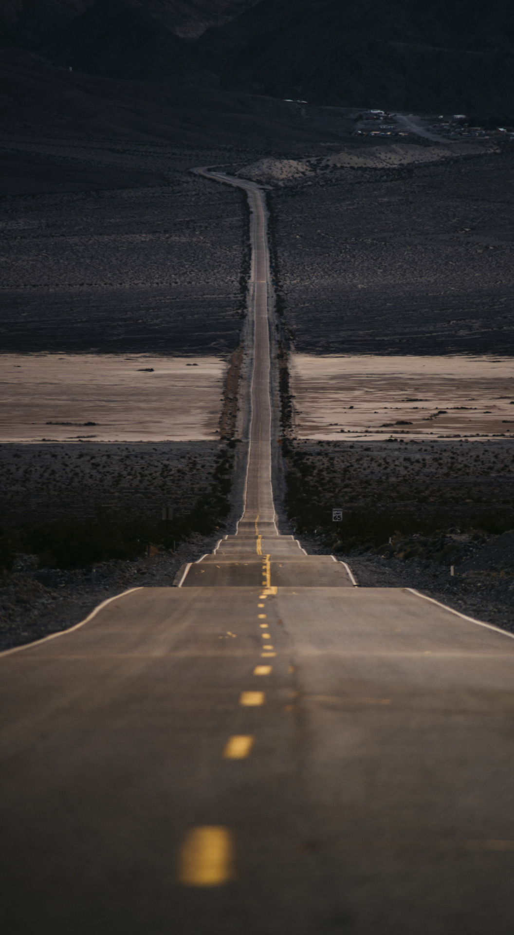 1056x1920, 359 Kb / дорога, волна