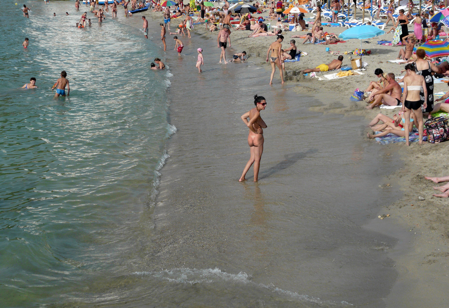 1500x1029, 609 Kb / пляж, купальщица, вода