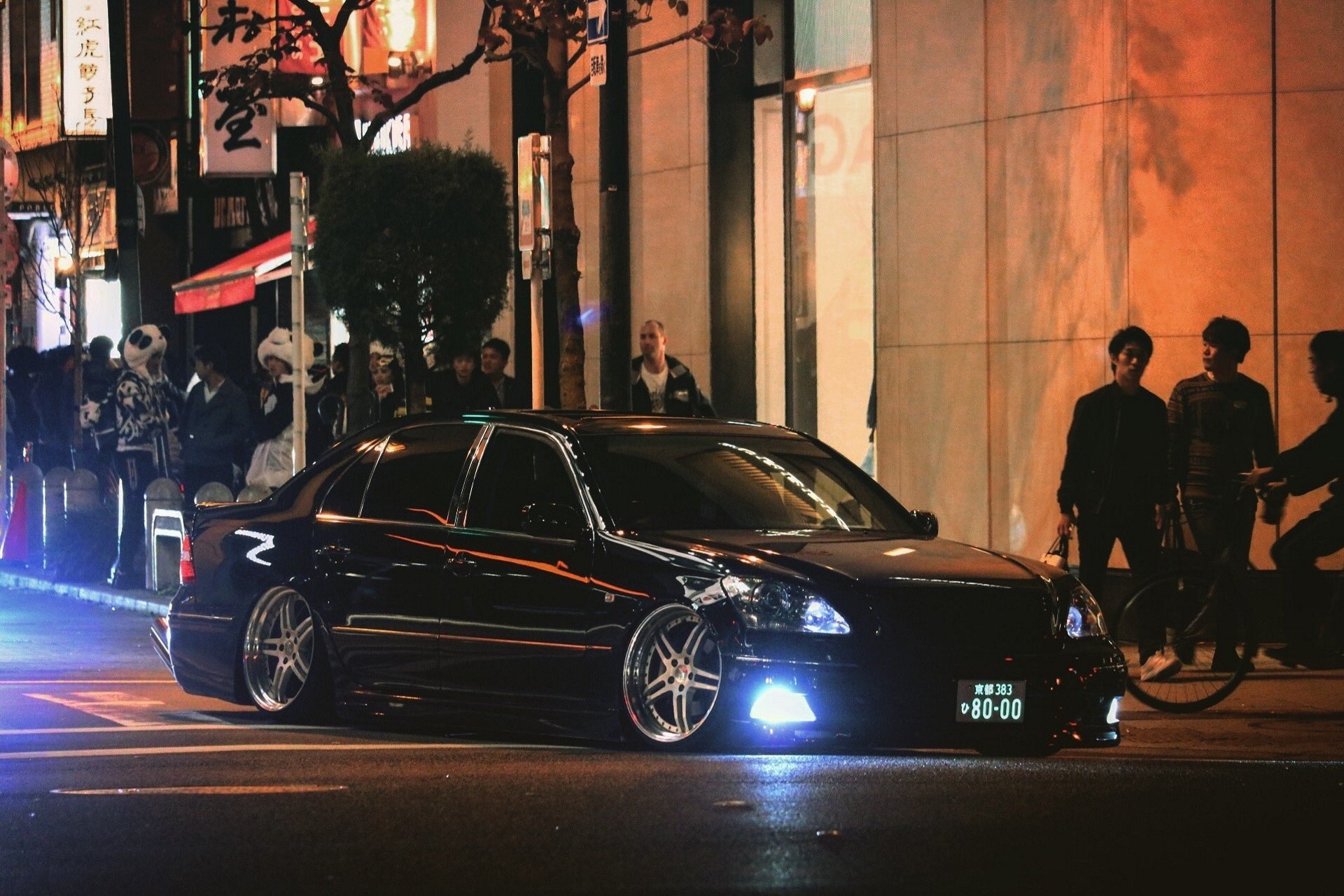 1920x1280, 629 Kb / автомобиль, огни, развал, литье, черный