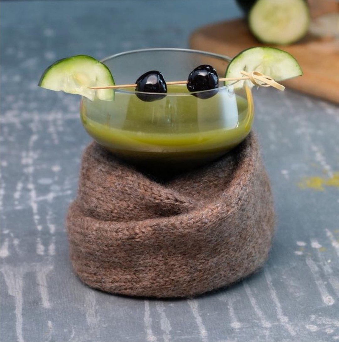 1080x1091, 140 Kb / Йода, бокал, огурец, маслины, коктейль