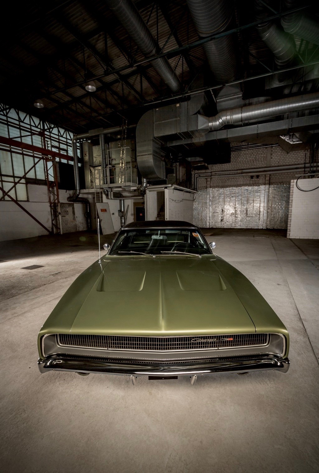 1024x1514, 334 Kb / автомобиль, классика, ретро, гараж, трубы, вентиляция, чарджер, додж