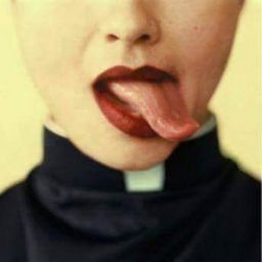 900x900, 44 Kb / девка, язык, колоратка