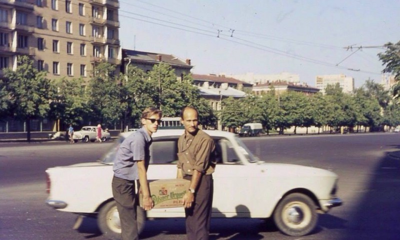 800x480, 93 Kb / москвич, ящик, пиво, коробка, Москва, ссср