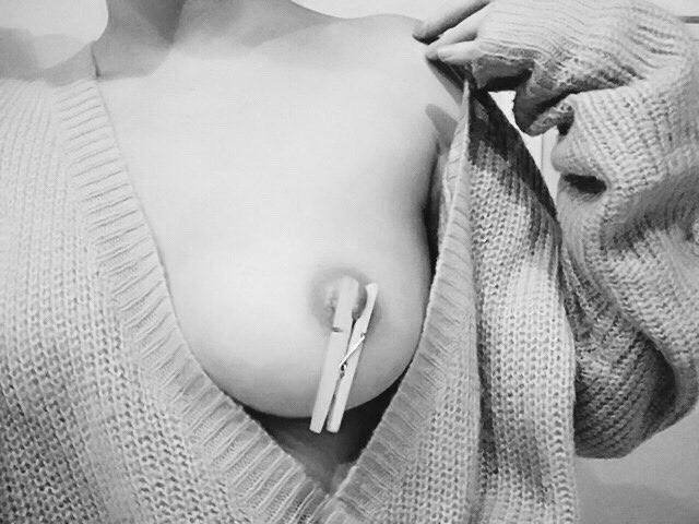 640x480, 54 Kb / ч/б, прищепка, кофта, вязаное