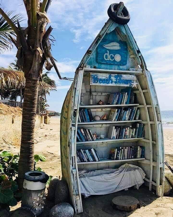 720x900, 97 Kb / пальмы, пляж, шкаф, полки, книги, лодка, покрышка