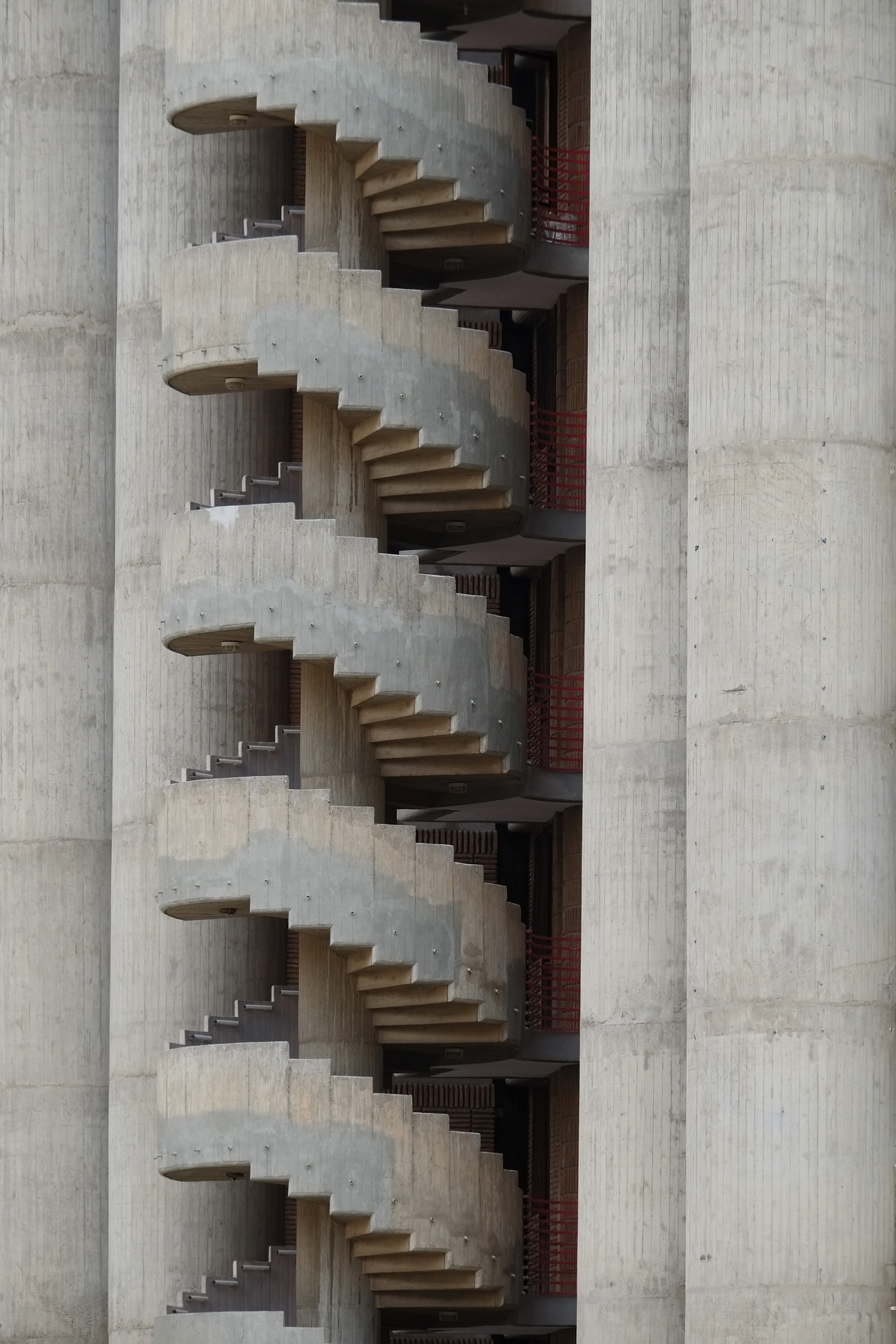 1280x1920, 552 Kb / винтовая, лестница